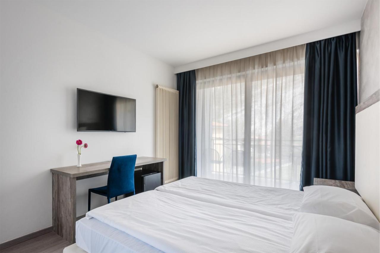 Hotel De Nac Torbole Sul Garda Екстериор снимка