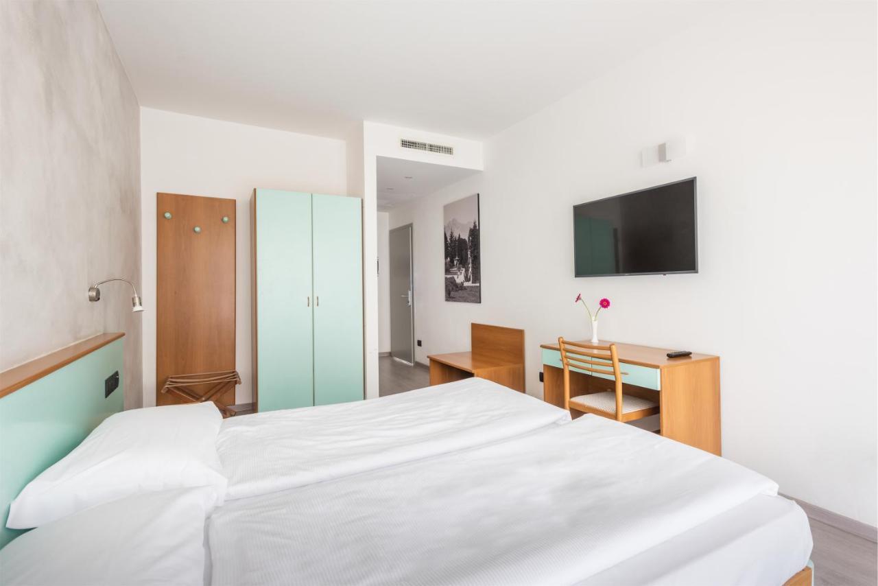 Hotel De Nac Torbole Sul Garda Екстериор снимка