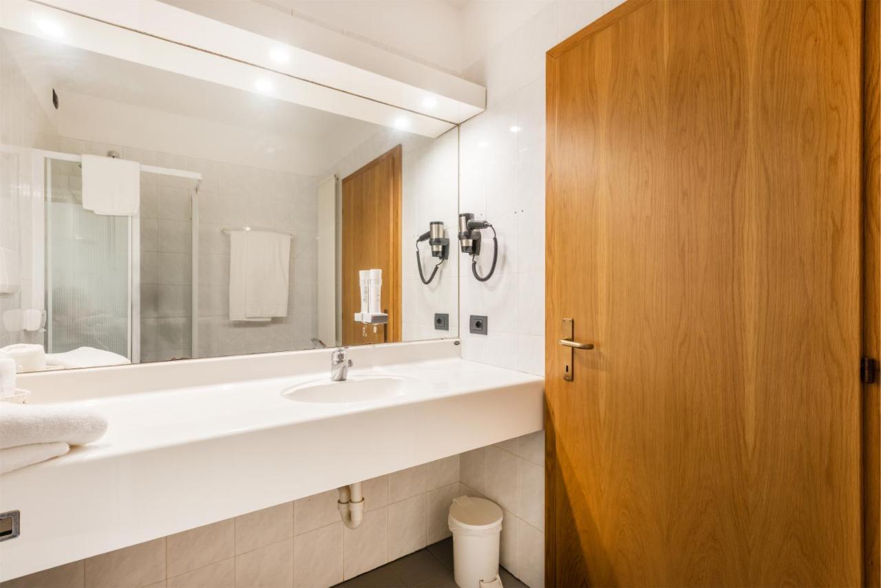 Hotel De Nac Torbole Sul Garda Екстериор снимка