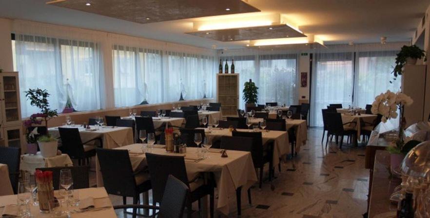 Hotel De Nac Torbole Sul Garda Екстериор снимка