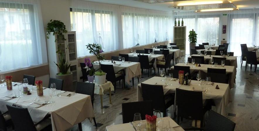 Hotel De Nac Torbole Sul Garda Екстериор снимка