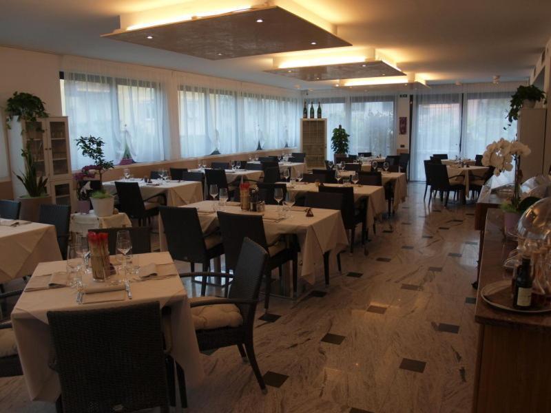 Hotel De Nac Torbole Sul Garda Екстериор снимка