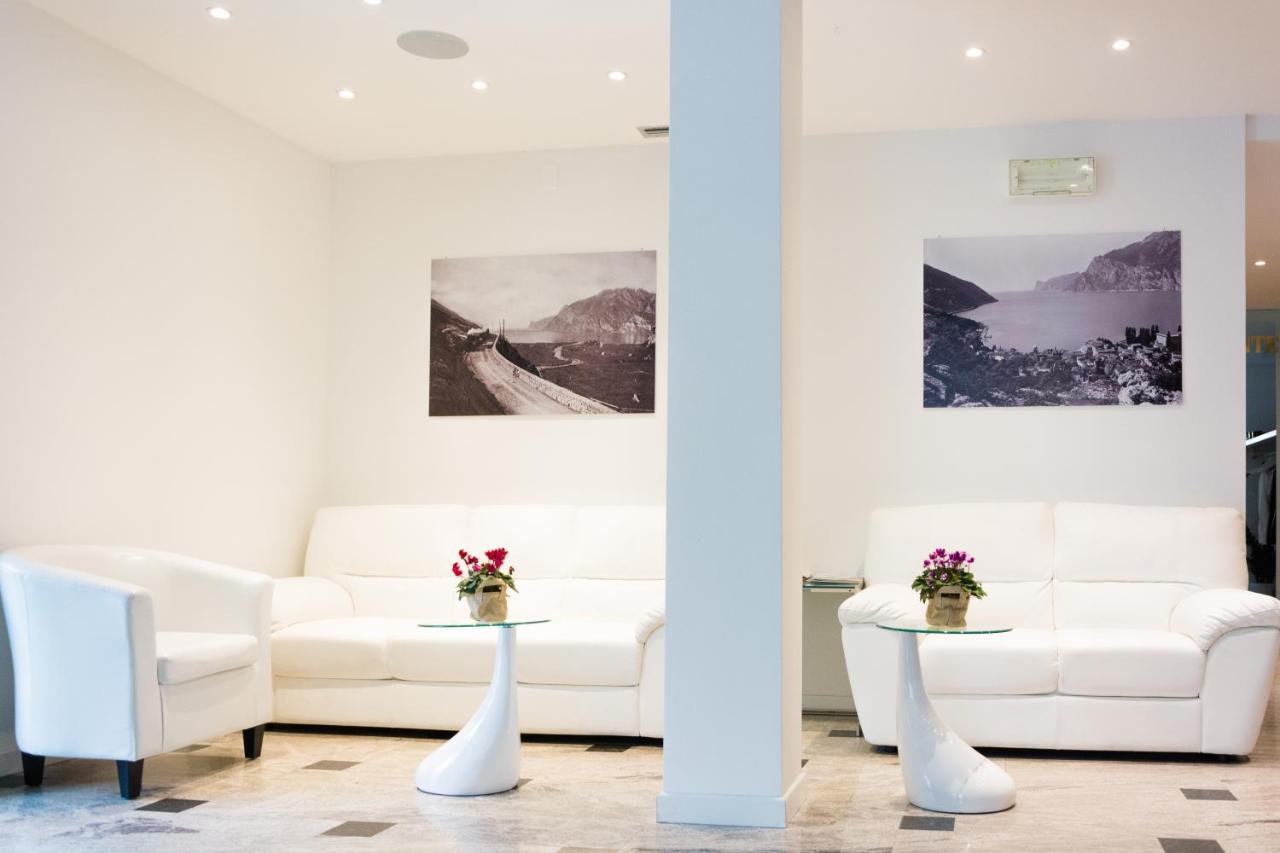 Hotel De Nac Torbole Sul Garda Екстериор снимка