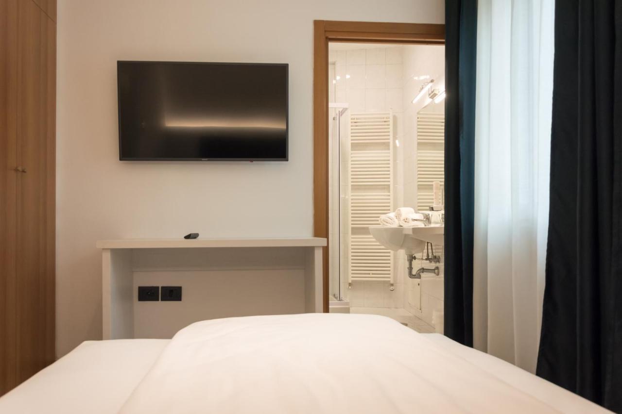 Hotel De Nac Torbole Sul Garda Екстериор снимка